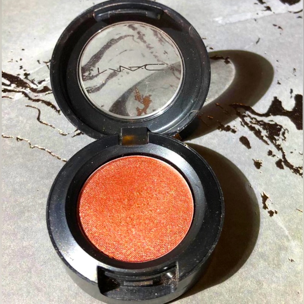 MAC Eyeshadow Coppering- DISCONTINUED